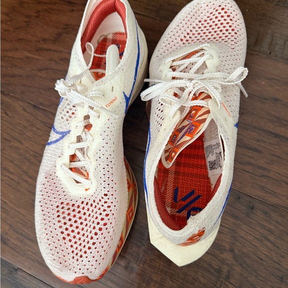 MENS NIKE White and Orange Running Shoes 9.5